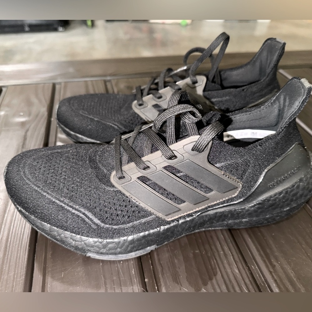 Men’s Adidas Ultra boost, size 8, black.